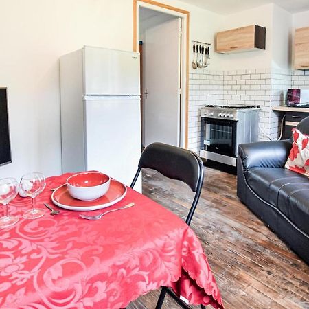 Awesome Home In Saint-Sever-Calvados With Kitchen Luaran gambar