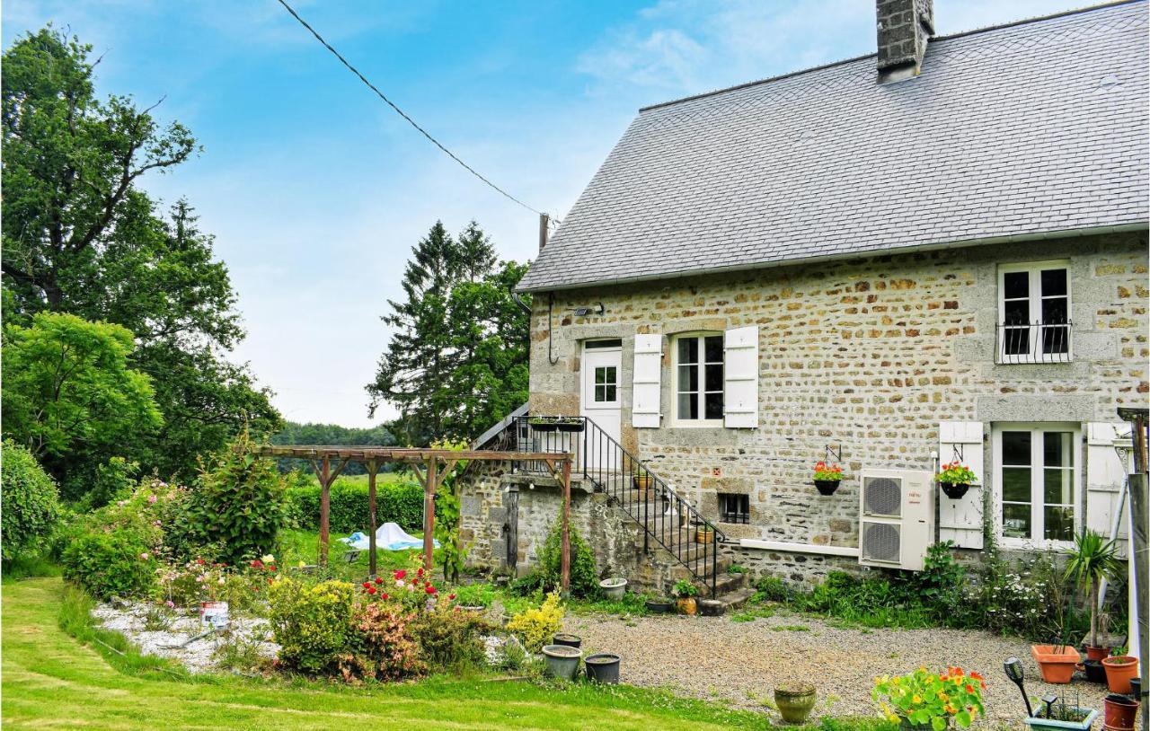 Awesome Home In Saint-Sever-Calvados With Kitchen Luaran gambar