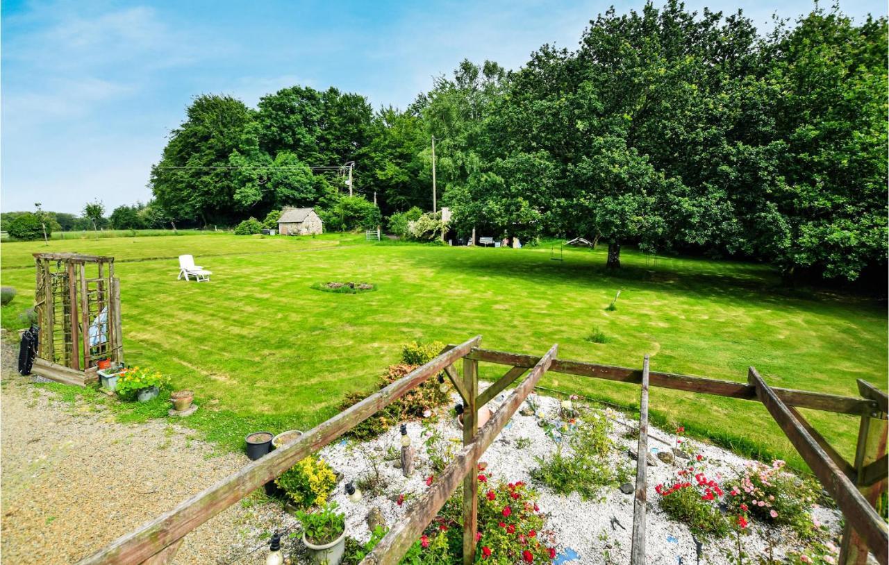 Awesome Home In Saint-Sever-Calvados With Kitchen Luaran gambar