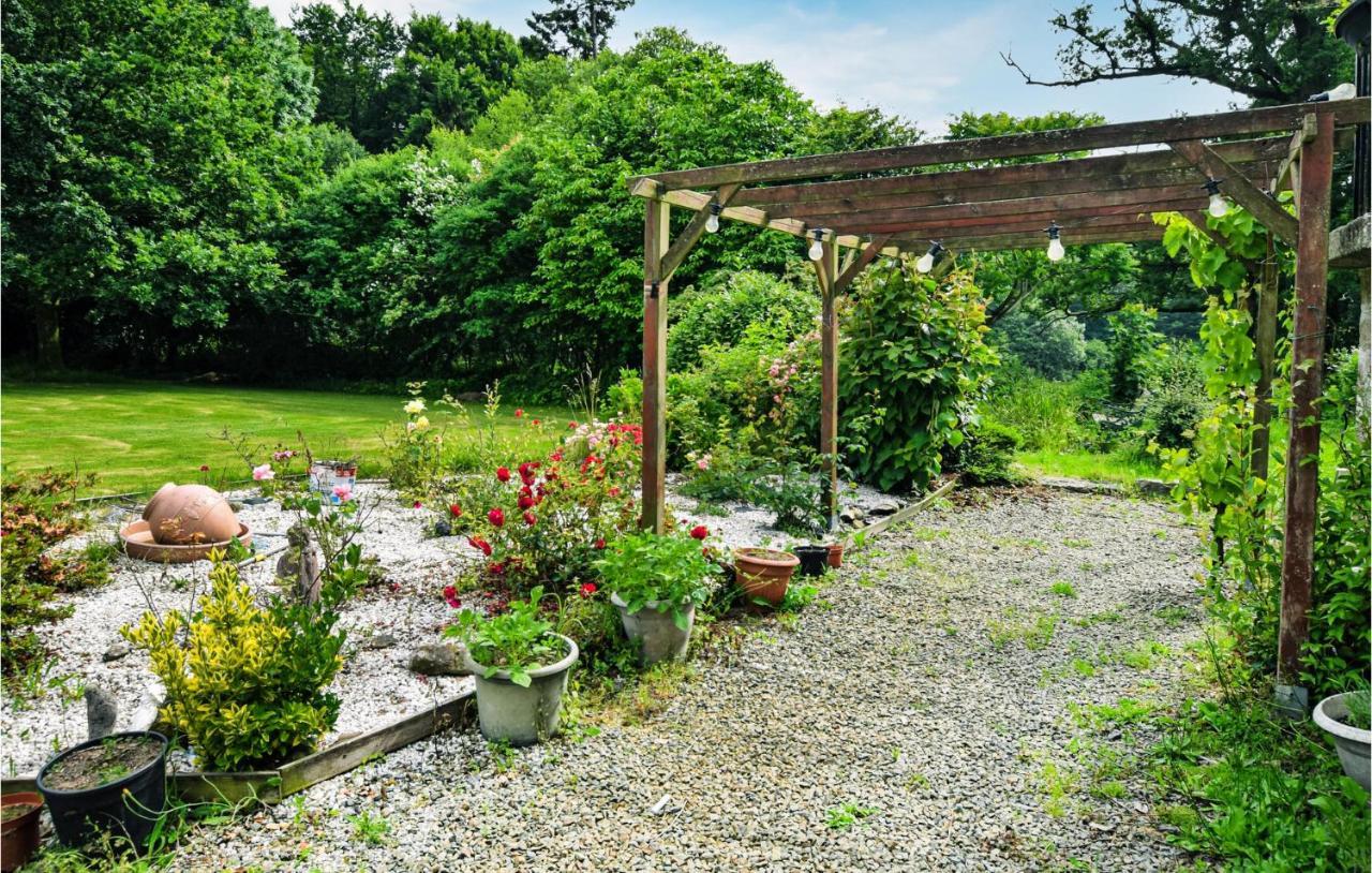 Awesome Home In Saint-Sever-Calvados With Kitchen Luaran gambar