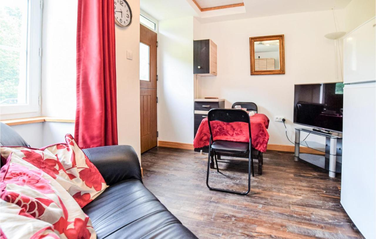 Awesome Home In Saint-Sever-Calvados With Kitchen Luaran gambar