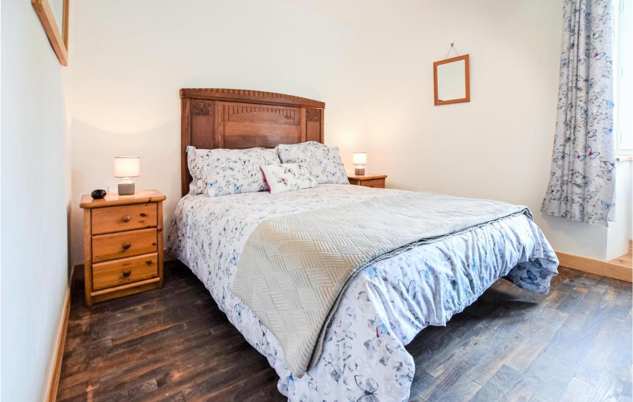 Awesome Home In Saint-Sever-Calvados With Kitchen Luaran gambar