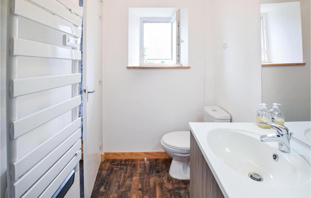 Awesome Home In Saint-Sever-Calvados With Kitchen Luaran gambar